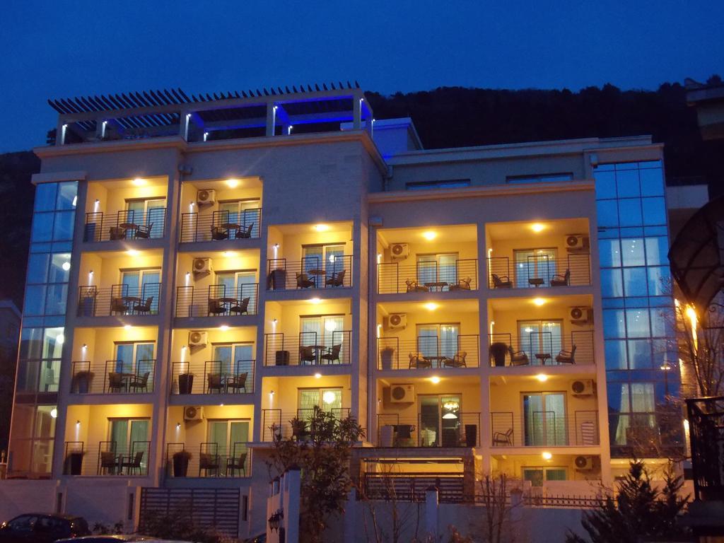 Apartments And Rooms Grand Palazzo 부드바 외부 사진