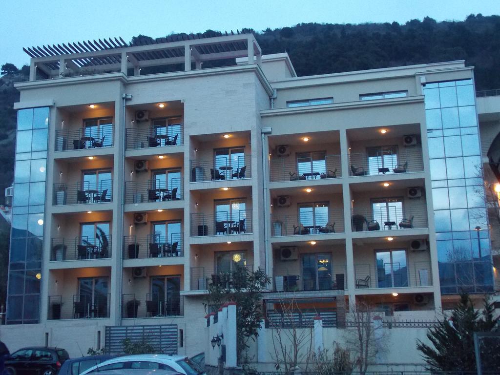 Apartments And Rooms Grand Palazzo 부드바 외부 사진