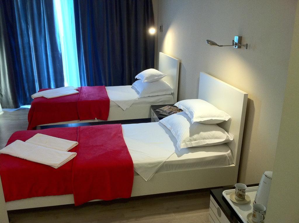 Apartments And Rooms Grand Palazzo 부드바 객실 사진
