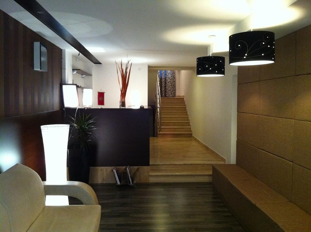 Apartments And Rooms Grand Palazzo 부드바 외부 사진