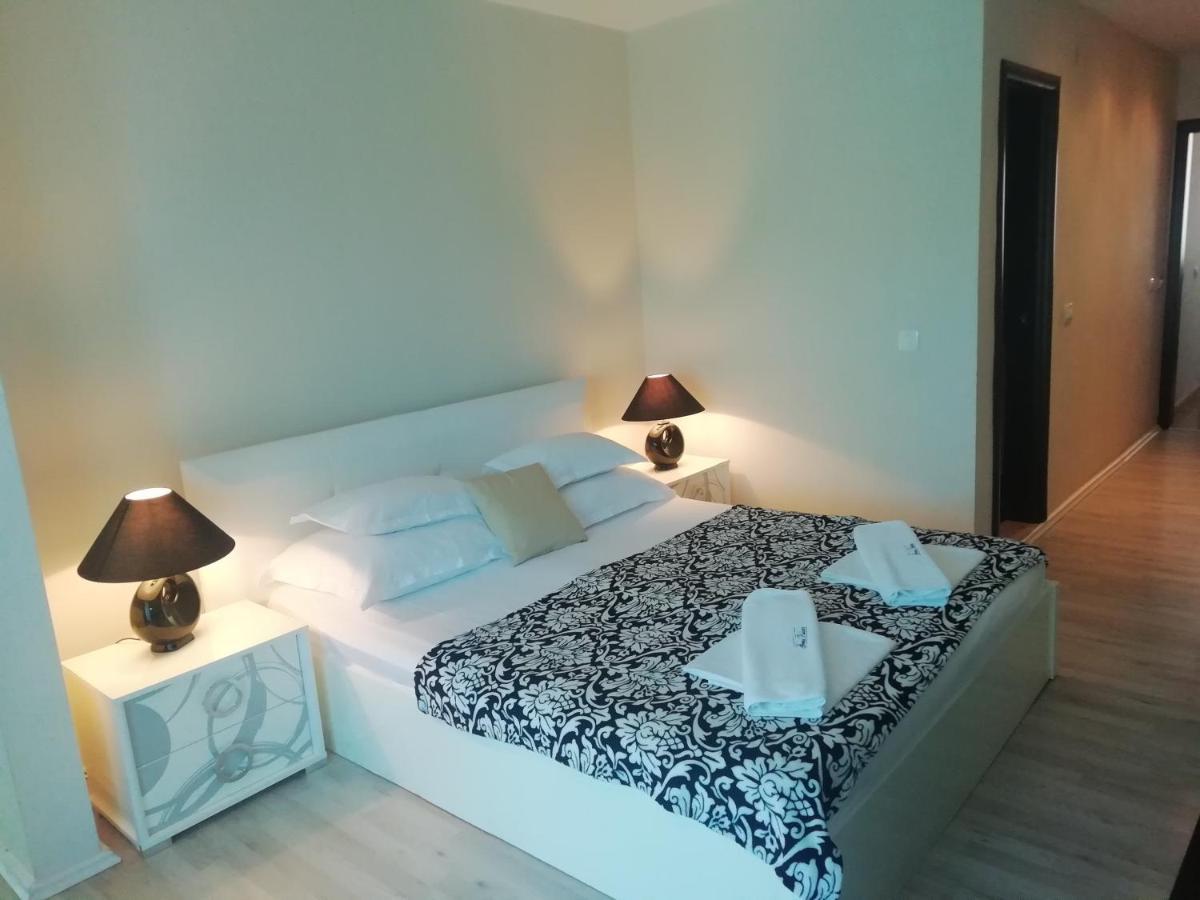 Apartments And Rooms Grand Palazzo 부드바 외부 사진
