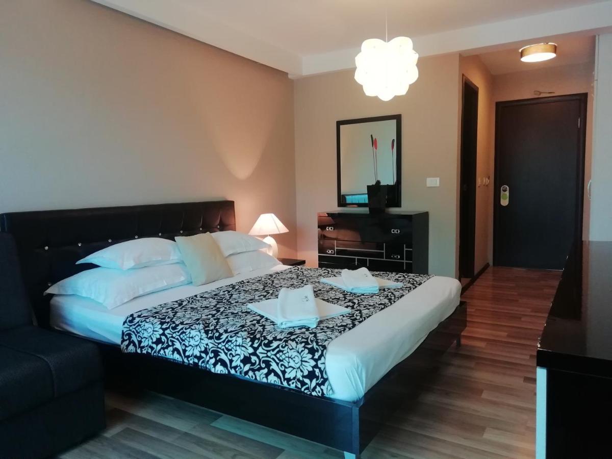 Apartments And Rooms Grand Palazzo 부드바 외부 사진